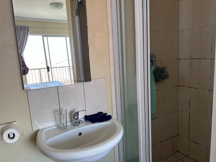 To Let 3 Bedroom Property for Rent in Blue Hills Gauteng