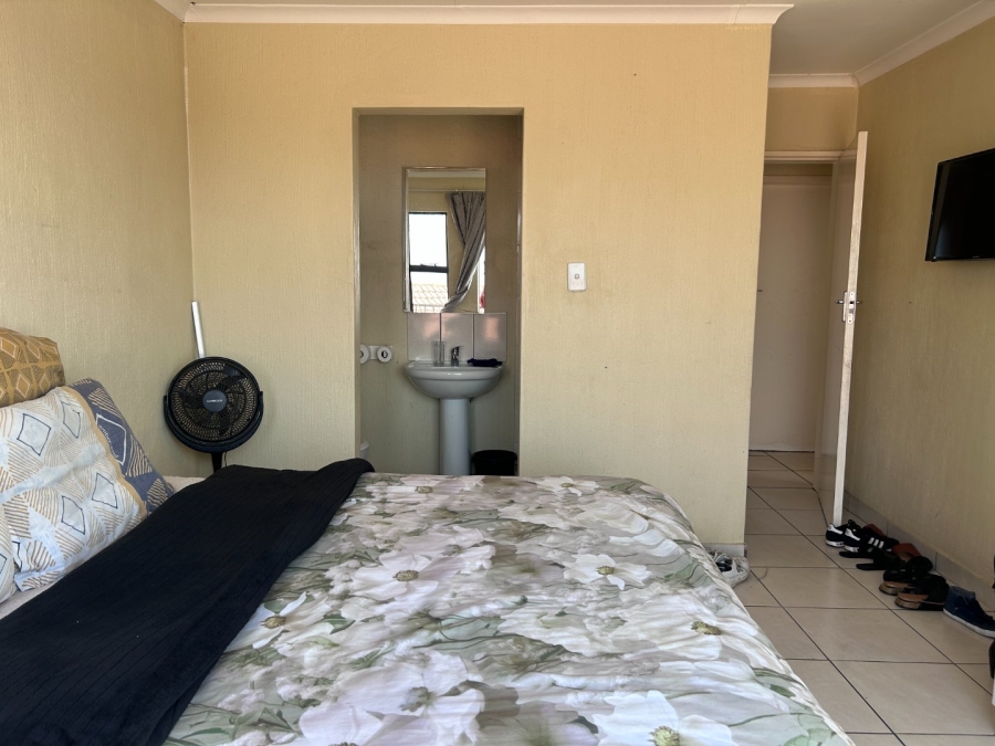 To Let 3 Bedroom Property for Rent in Blue Hills Gauteng