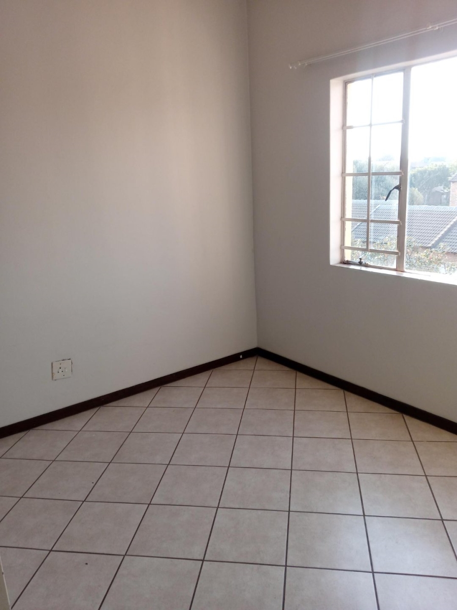 2 Bedroom Property for Sale in Eco Park Gauteng