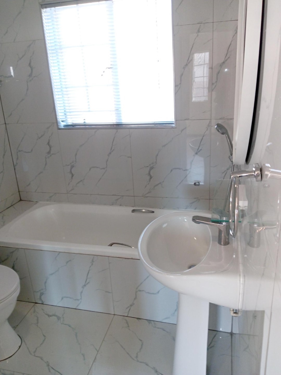 2 Bedroom Property for Sale in Eco Park Gauteng