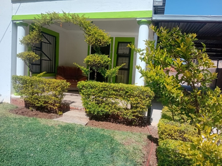 4 Bedroom Property for Sale in Eersterust Gauteng