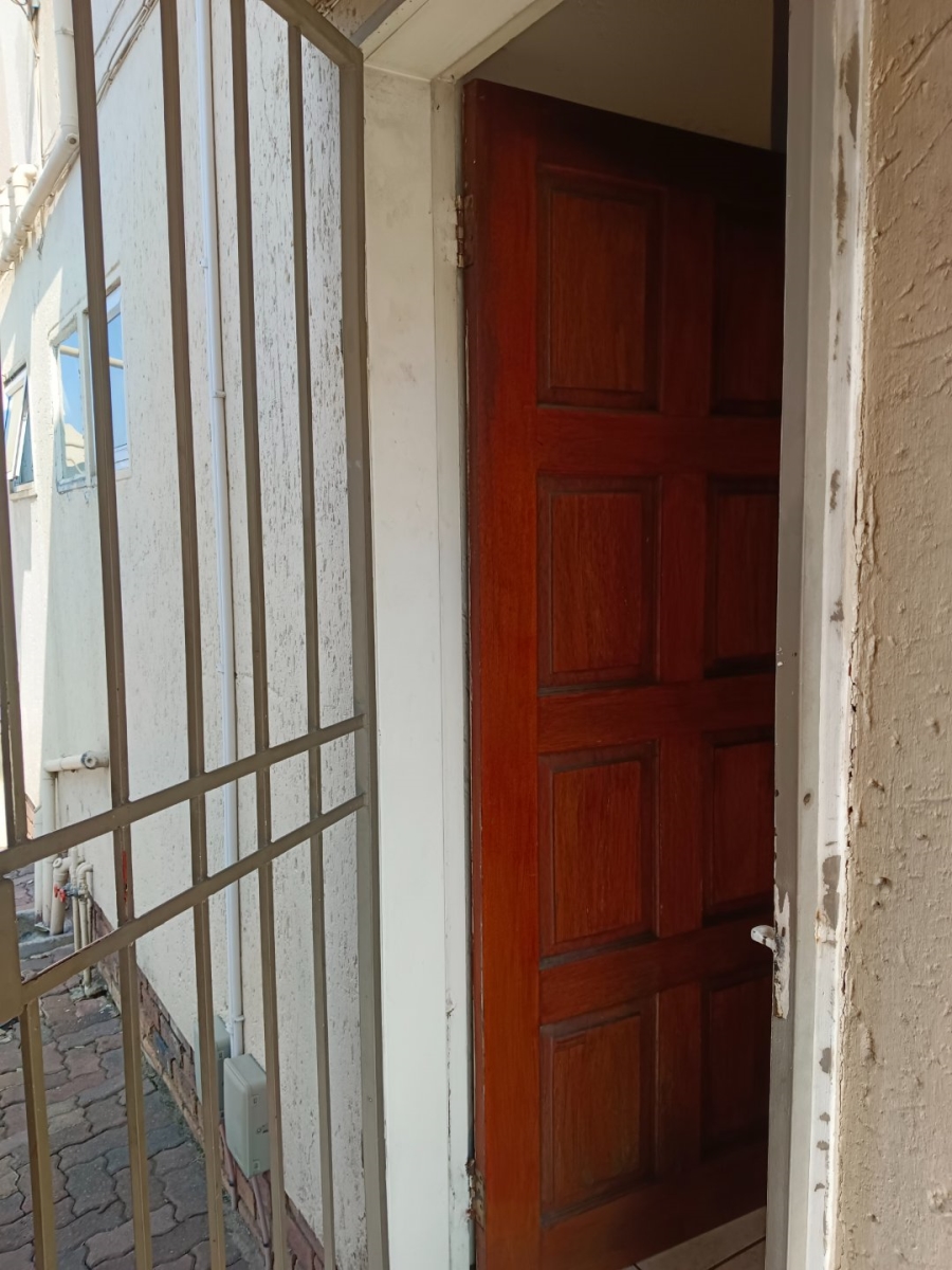 2 Bedroom Property for Sale in Bromhof Gauteng