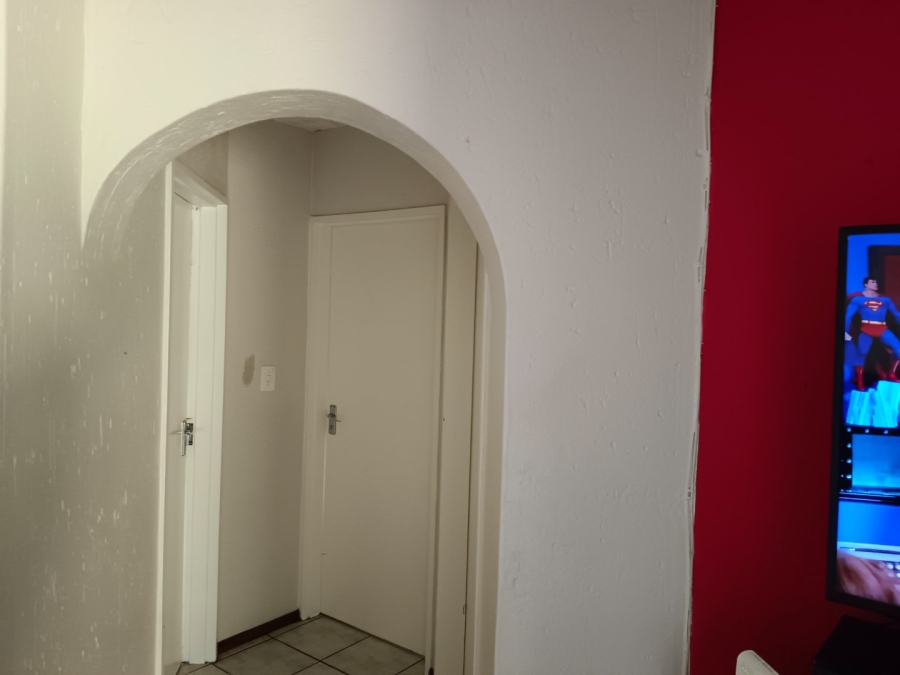 2 Bedroom Property for Sale in Bromhof Gauteng