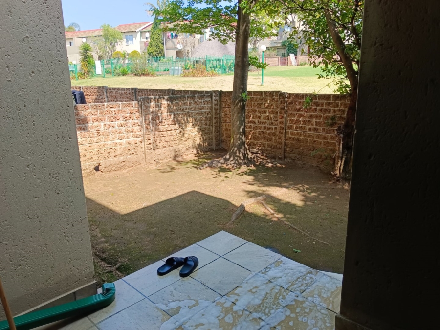 2 Bedroom Property for Sale in Bromhof Gauteng