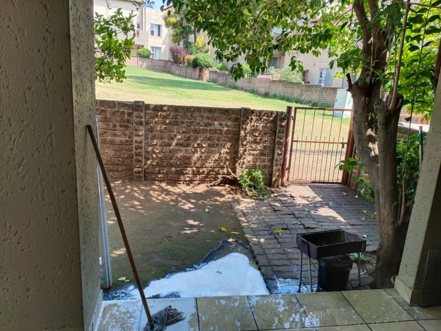 2 Bedroom Property for Sale in Bromhof Gauteng