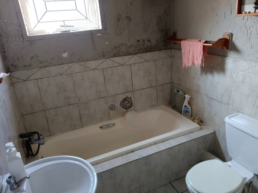 2 Bedroom Property for Sale in Bromhof Gauteng