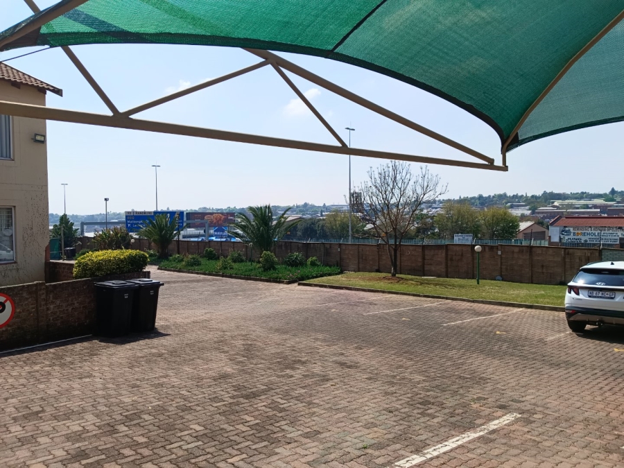 2 Bedroom Property for Sale in Bromhof Gauteng