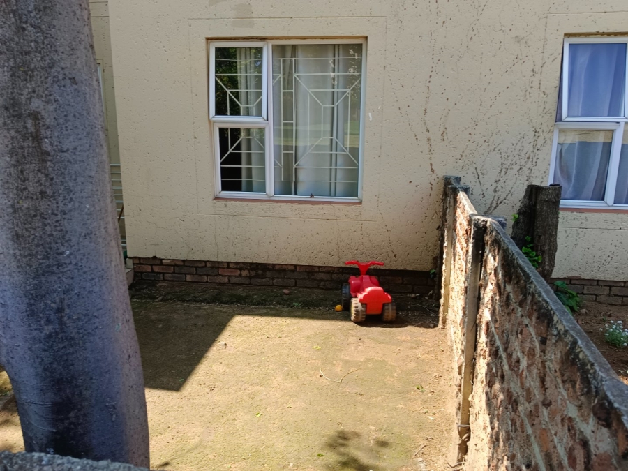 2 Bedroom Property for Sale in Bromhof Gauteng
