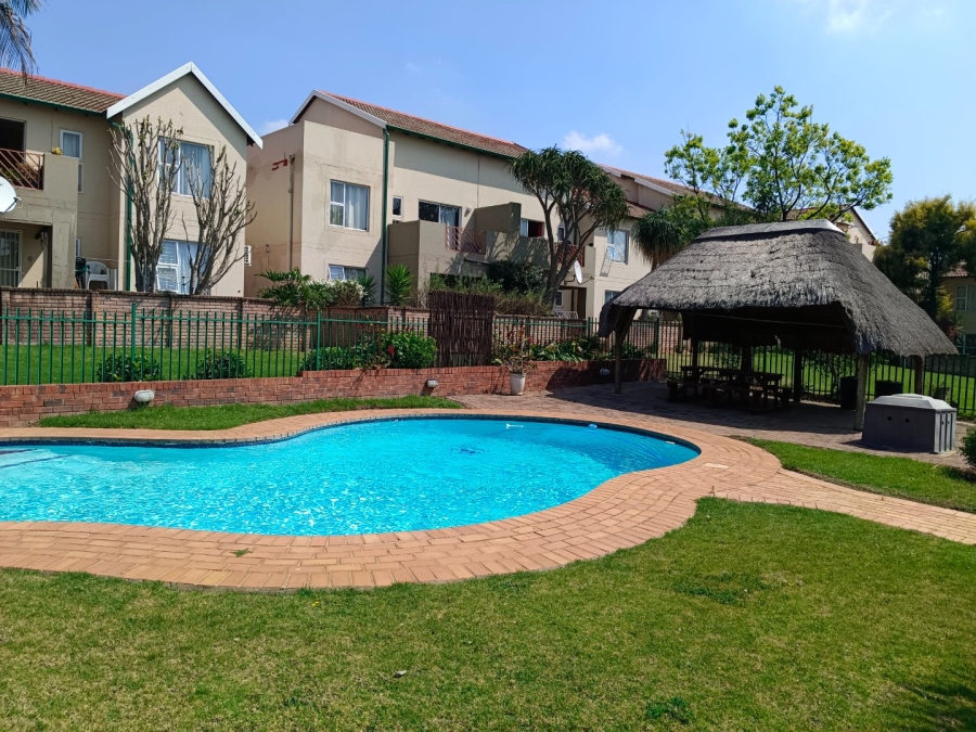 2 Bedroom Property for Sale in Bromhof Gauteng