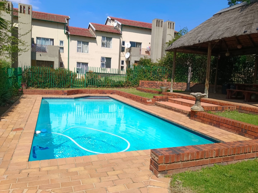 2 Bedroom Property for Sale in Bromhof Gauteng