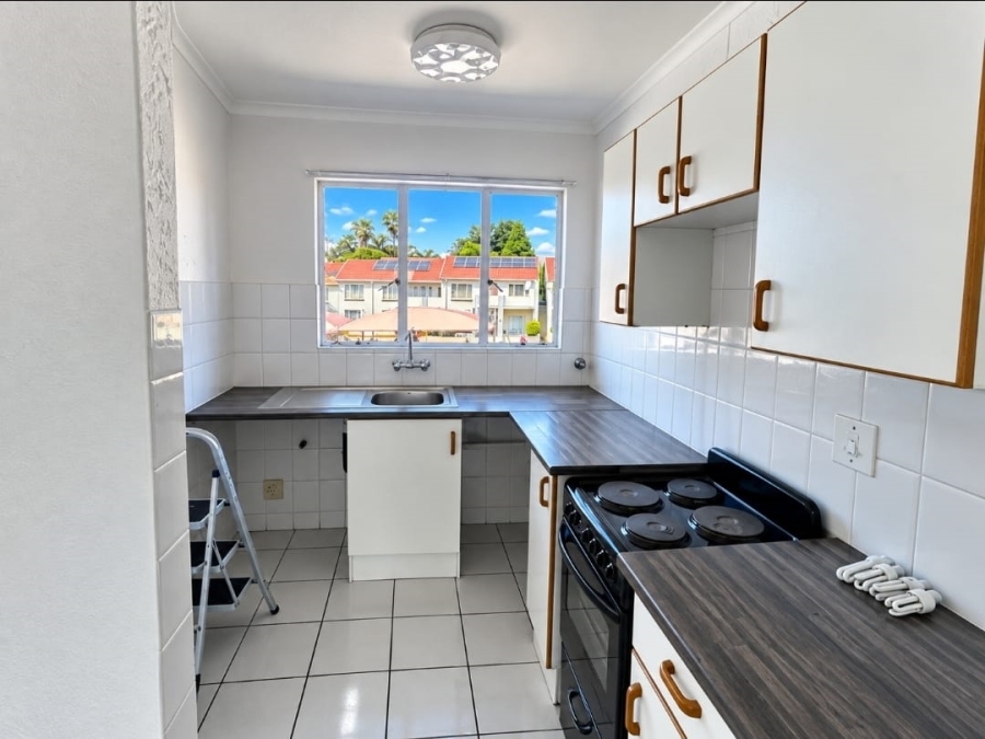 2 Bedroom Property for Sale in Glen Marais Gauteng