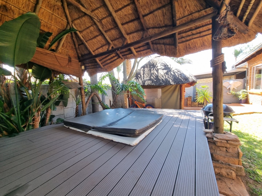 2 Bedroom Property for Sale in Rooihuiskraal North Gauteng