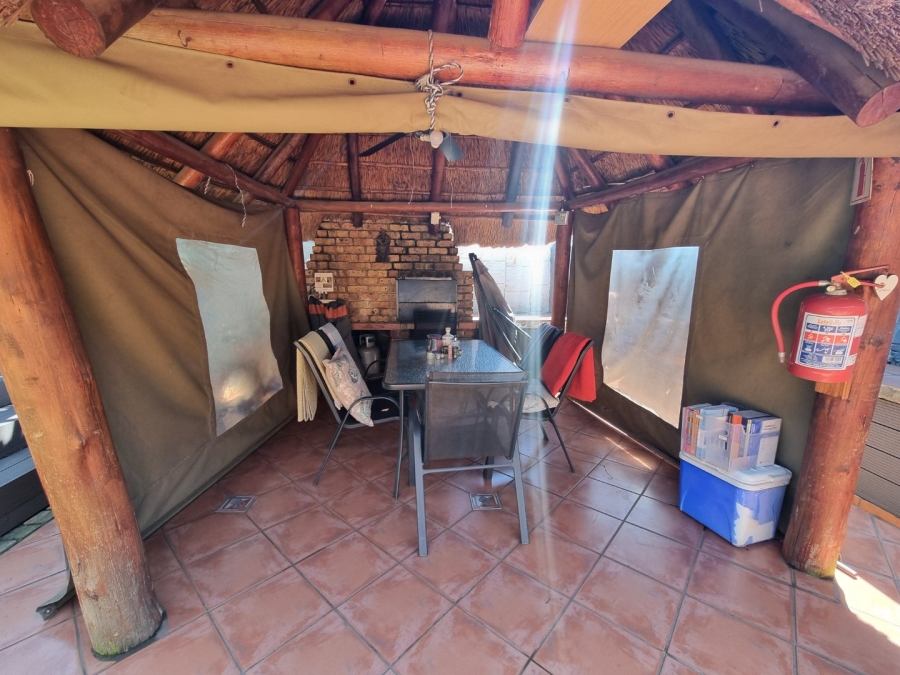 2 Bedroom Property for Sale in Rooihuiskraal North Gauteng