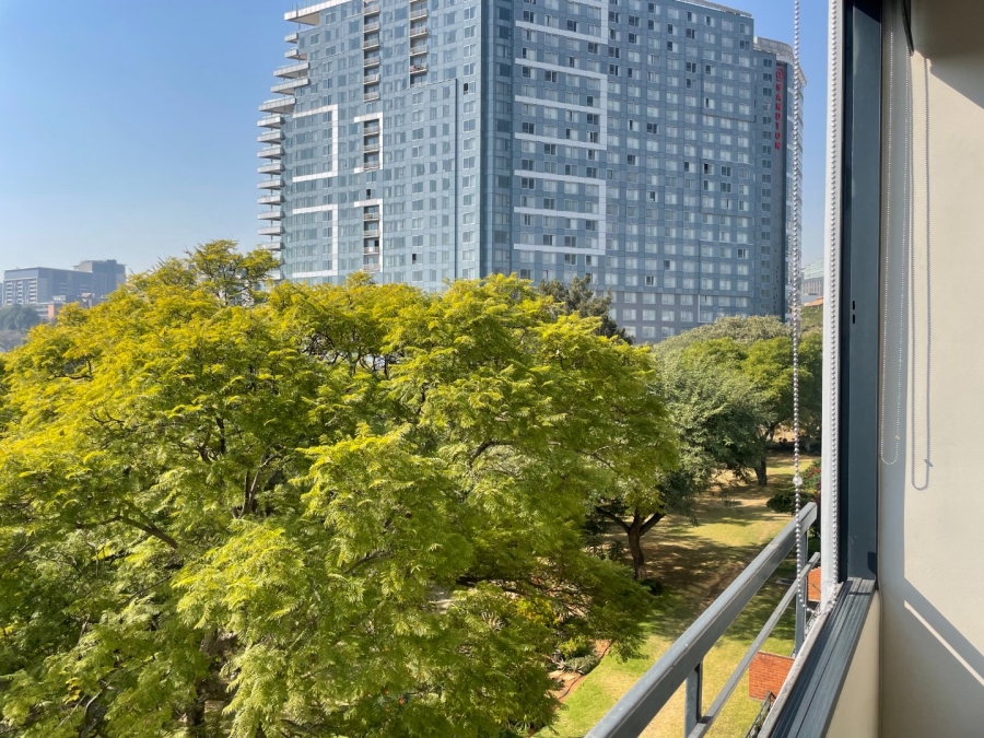 To Let 2 Bedroom Property for Rent in Benmore Gardens Gauteng