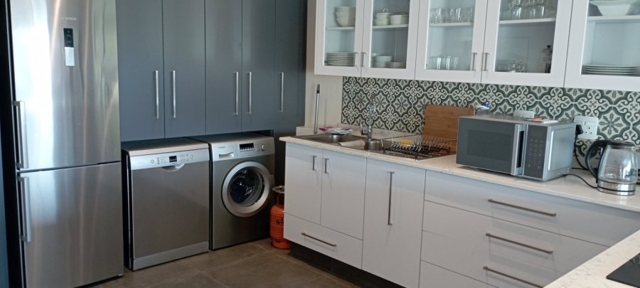 To Let 2 Bedroom Property for Rent in Benmore Gardens Gauteng
