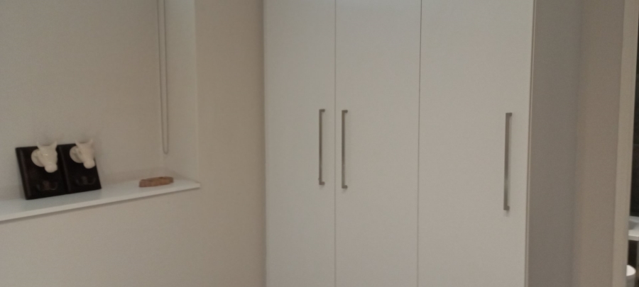 To Let 2 Bedroom Property for Rent in Benmore Gardens Gauteng