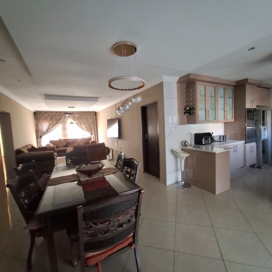  Bedroom Property for Sale in Pretoria North Gauteng