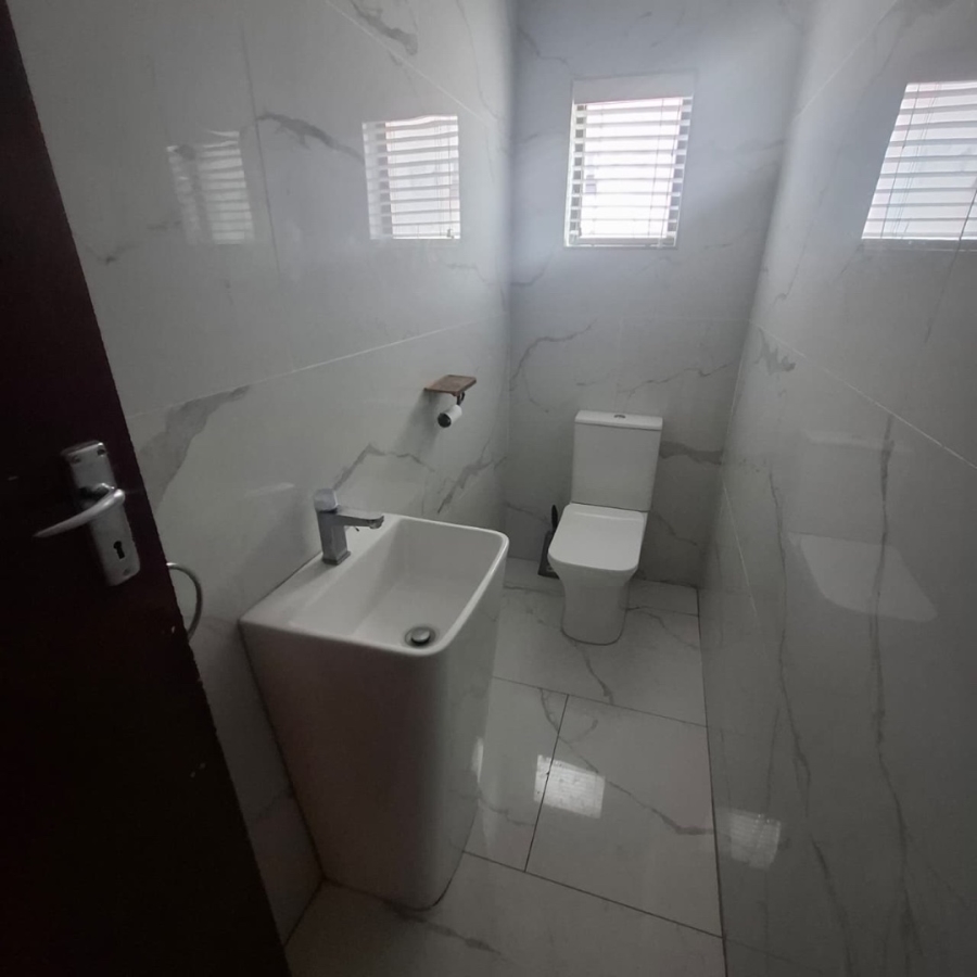  Bedroom Property for Sale in Pretoria North Gauteng