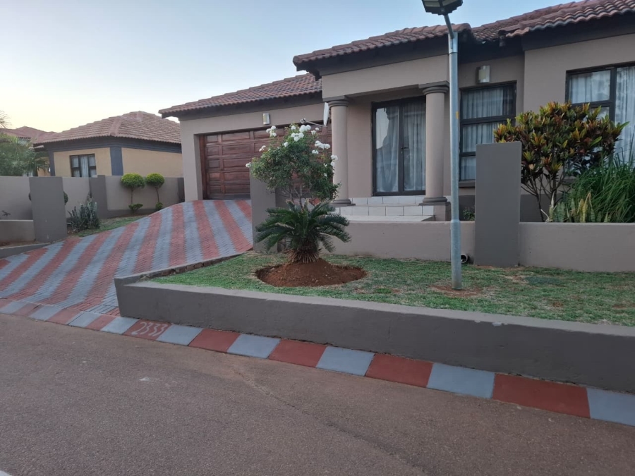  Bedroom Property for Sale in Pretoria North Gauteng