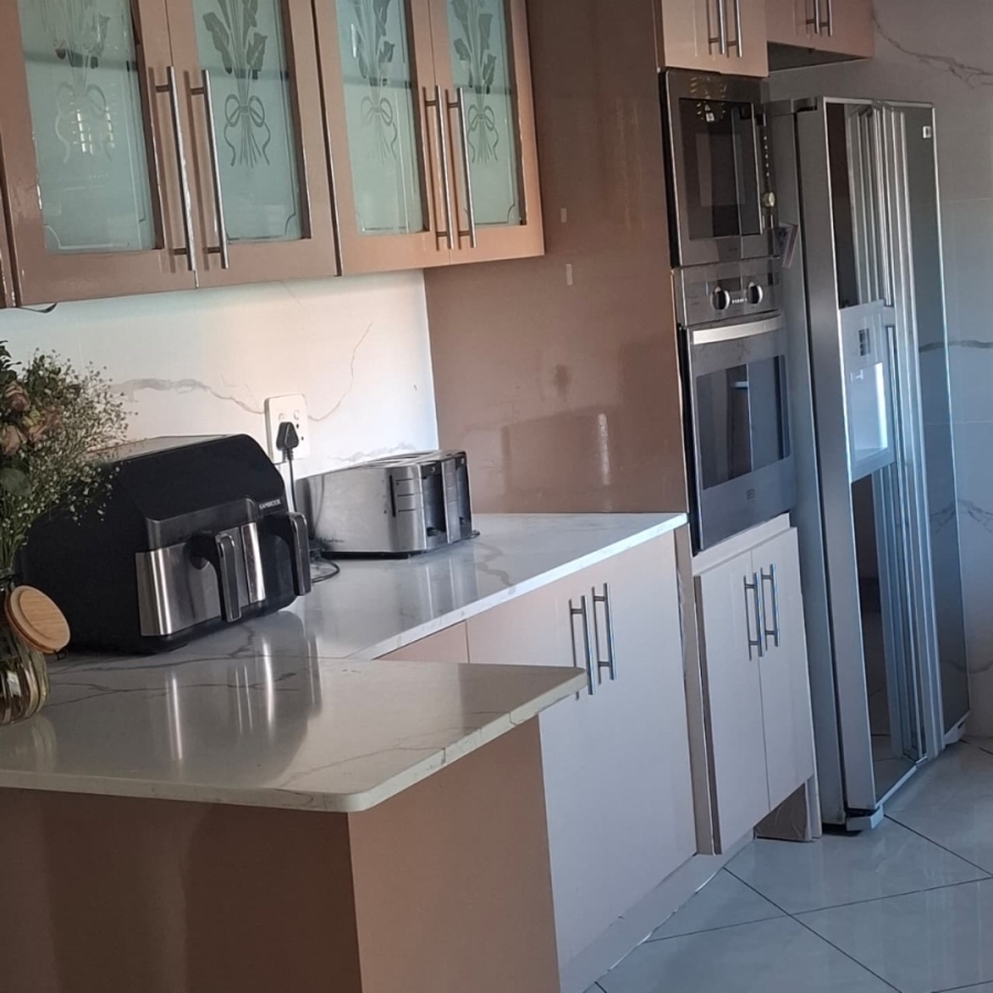  Bedroom Property for Sale in Pretoria North Gauteng