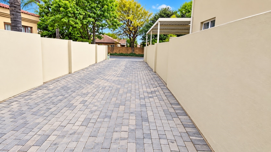 6 Bedroom Property for Sale in Amberfield Crest Estate Gauteng