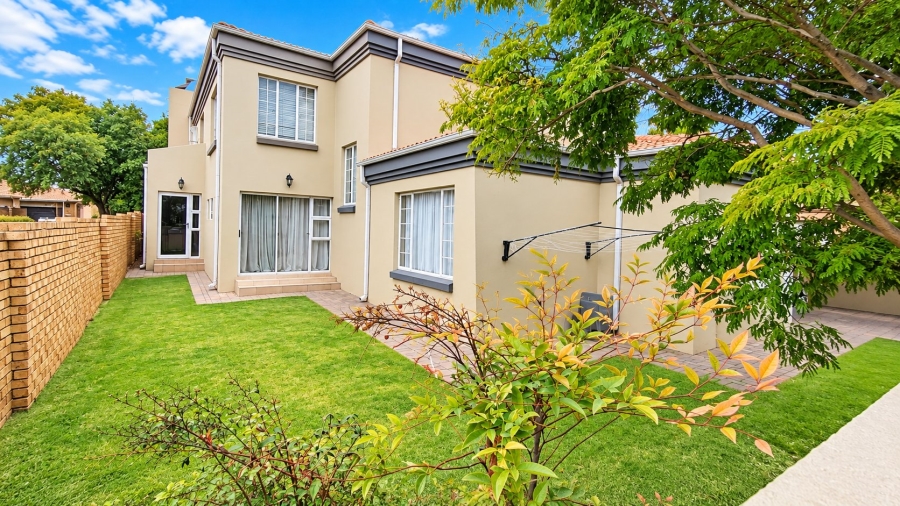 6 Bedroom Property for Sale in Amberfield Crest Estate Gauteng