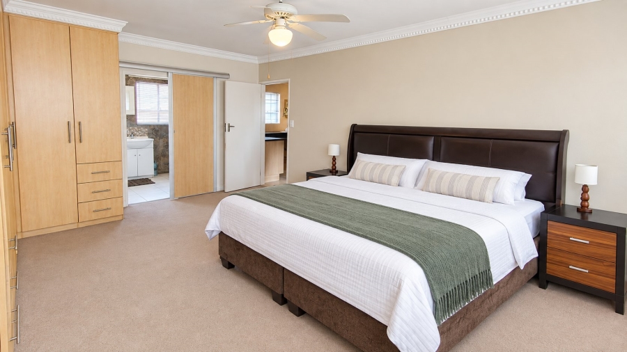 6 Bedroom Property for Sale in Amberfield Crest Estate Gauteng