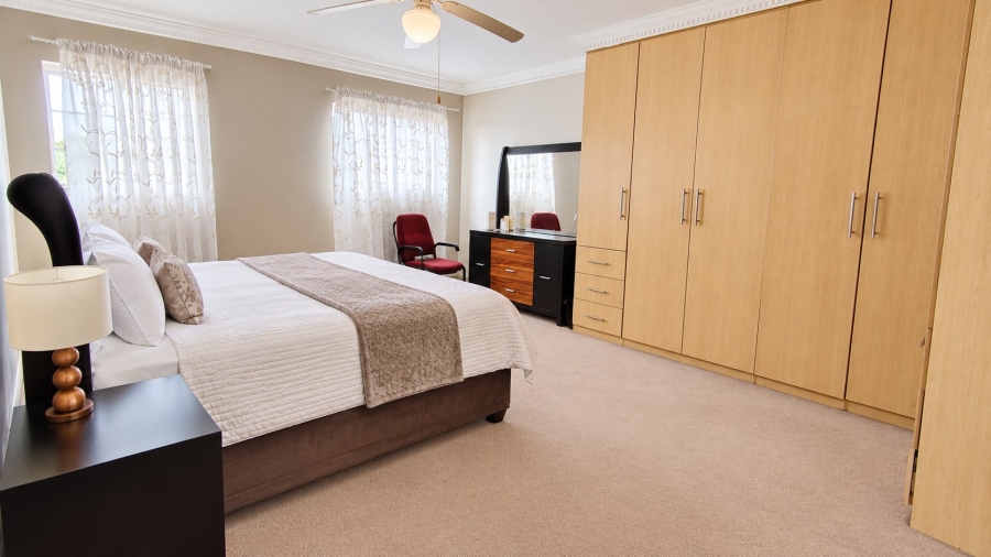 6 Bedroom Property for Sale in Amberfield Crest Estate Gauteng