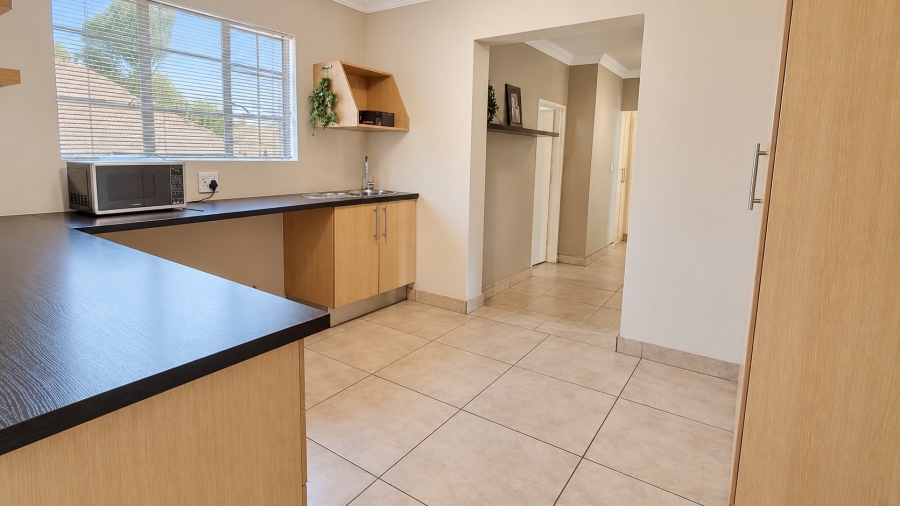 6 Bedroom Property for Sale in Amberfield Crest Estate Gauteng