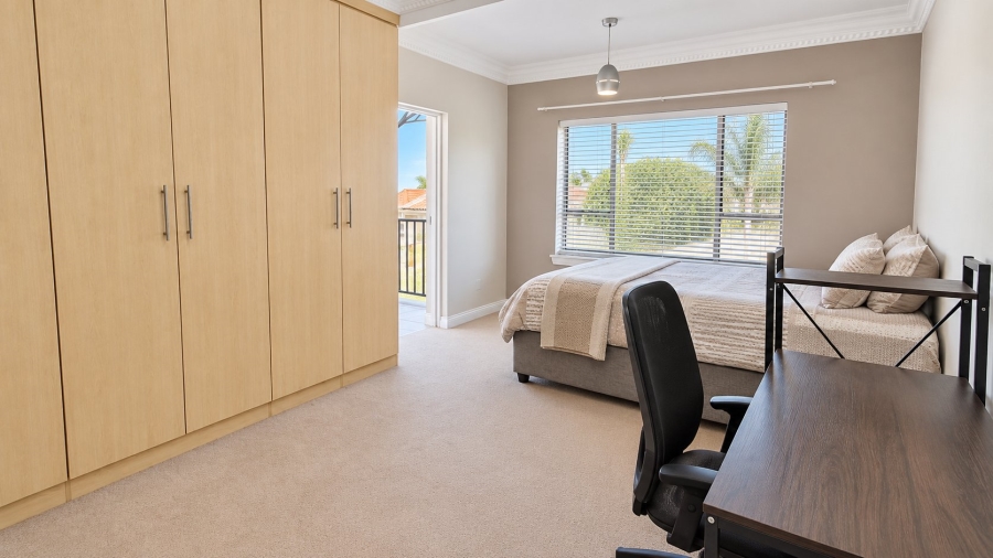 6 Bedroom Property for Sale in Amberfield Crest Estate Gauteng