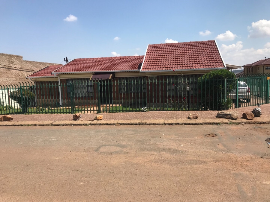 3 Bedroom Property for Sale in Kagiso Gauteng