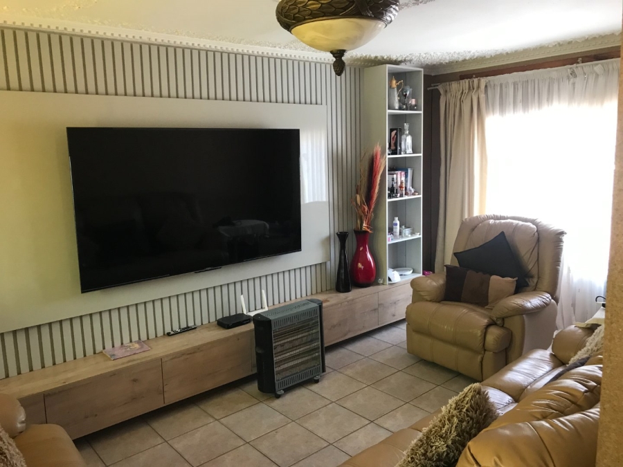 3 Bedroom Property for Sale in Kagiso Gauteng