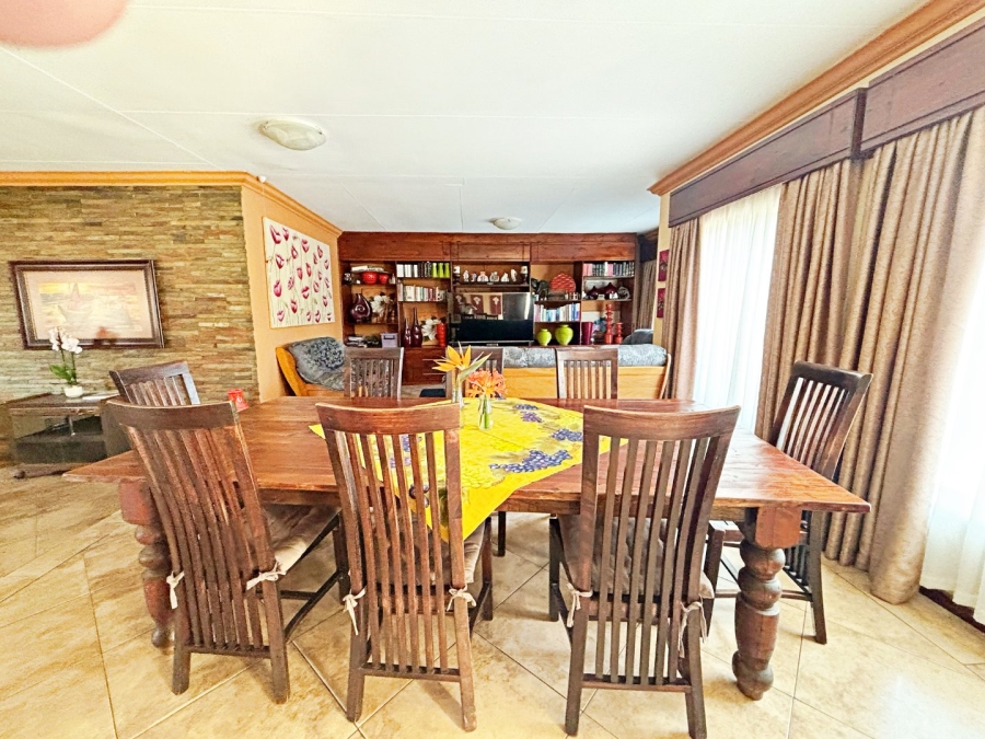 4 Bedroom Property for Sale in Eldoraigne Gauteng