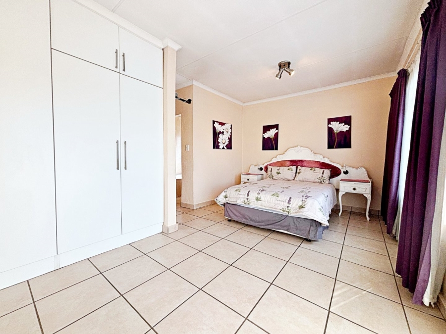4 Bedroom Property for Sale in Eldoraigne Gauteng