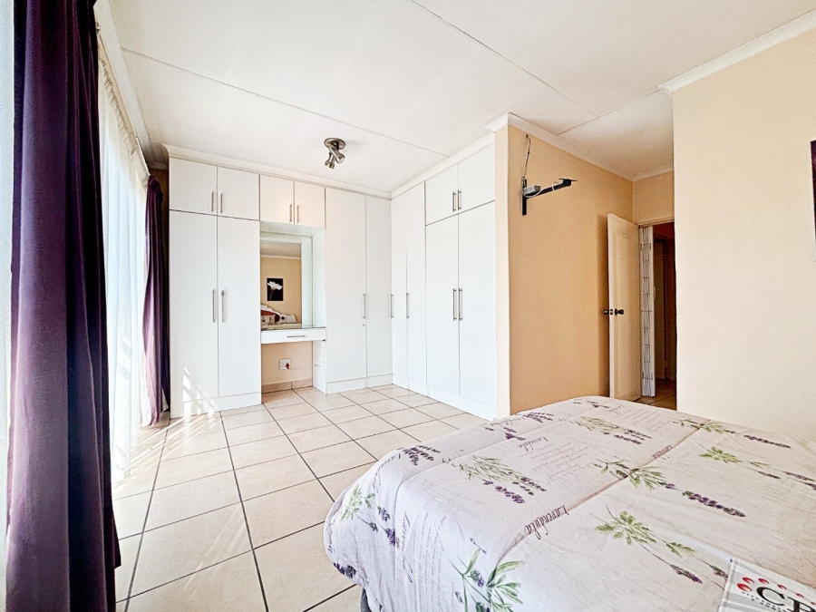 4 Bedroom Property for Sale in Eldoraigne Gauteng