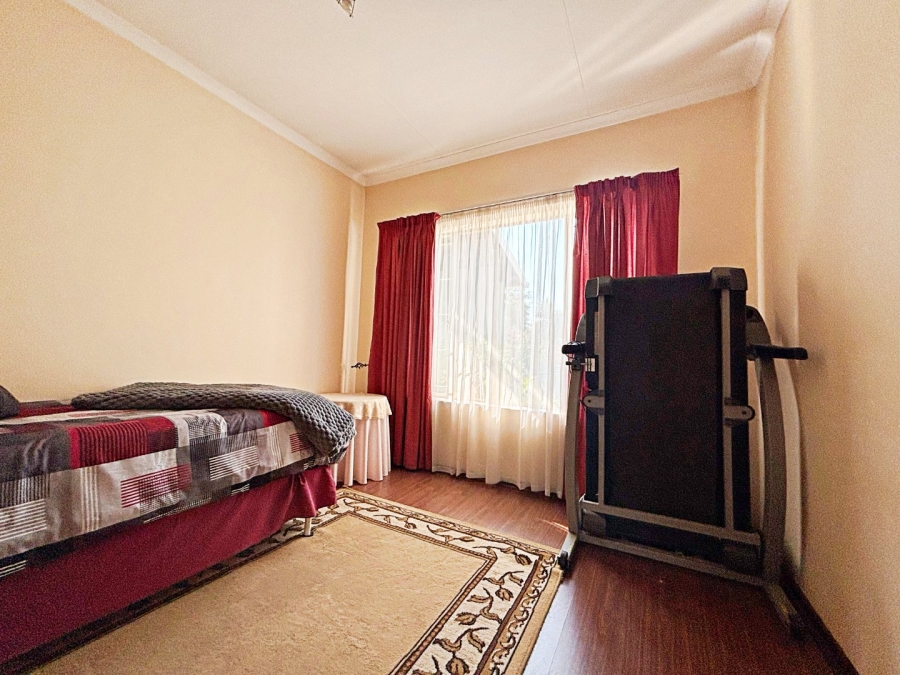 4 Bedroom Property for Sale in Eldoraigne Gauteng