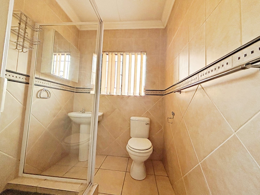4 Bedroom Property for Sale in Eldoraigne Gauteng