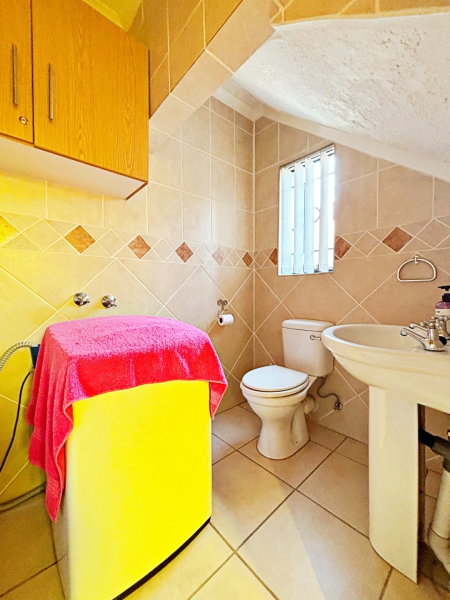 4 Bedroom Property for Sale in Eldoraigne Gauteng