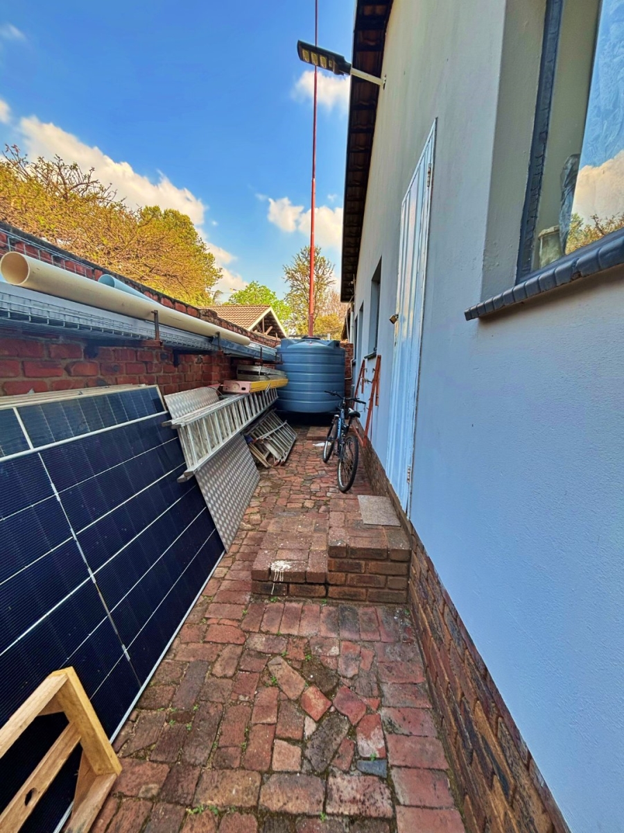 4 Bedroom Property for Sale in Eldoraigne Gauteng