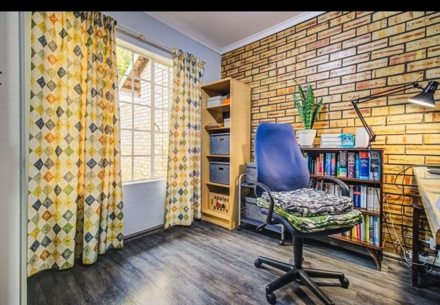 3 Bedroom Property for Sale in Glen Marais Gauteng