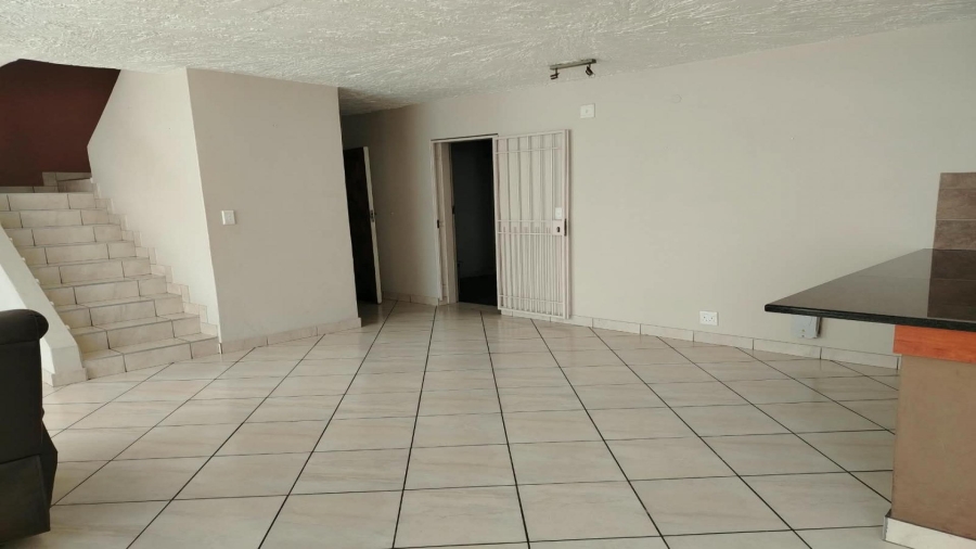 3 Bedroom Property for Sale in Maroelana Gauteng
