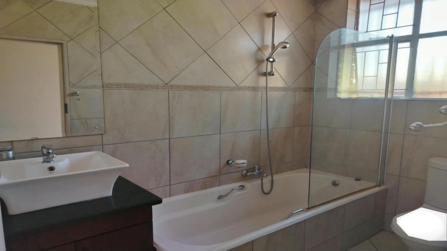 3 Bedroom Property for Sale in Maroelana Gauteng