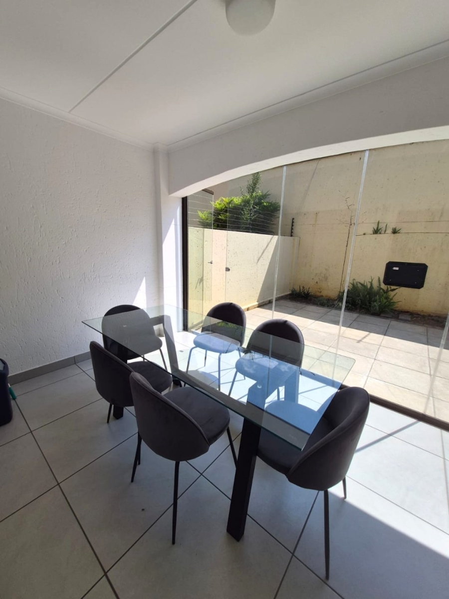 To Let 2 Bedroom Property for Rent in Khyber Rock Gauteng