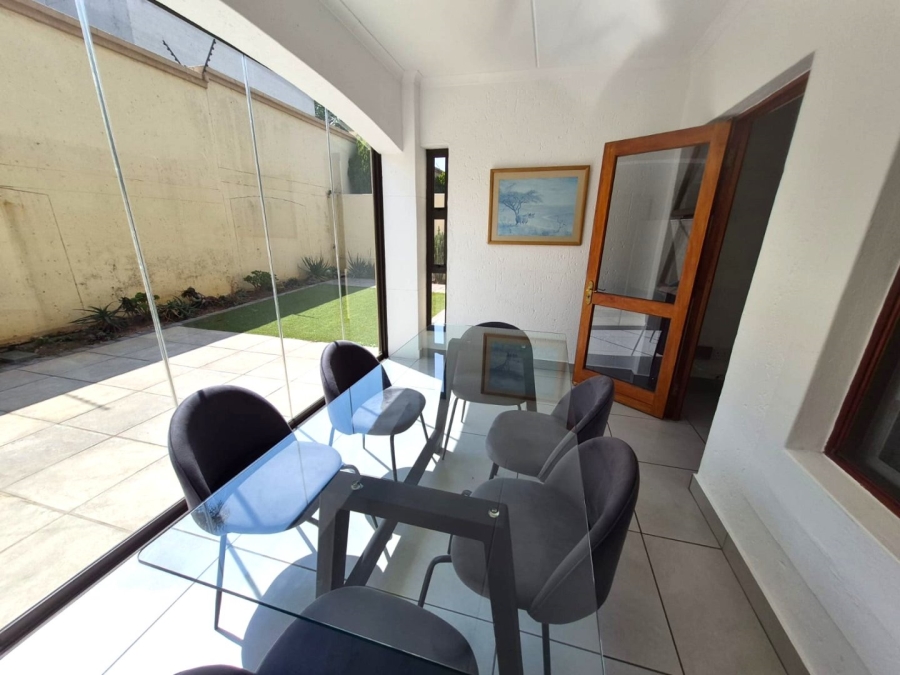 To Let 2 Bedroom Property for Rent in Khyber Rock Gauteng