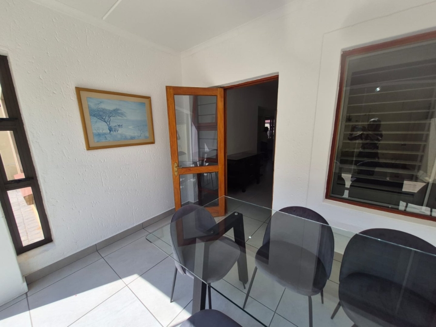To Let 2 Bedroom Property for Rent in Khyber Rock Gauteng