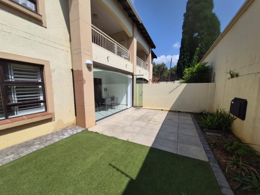 To Let 2 Bedroom Property for Rent in Khyber Rock Gauteng