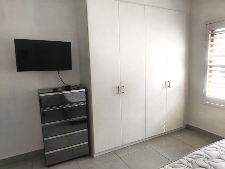 To Let 2 Bedroom Property for Rent in Khyber Rock Gauteng