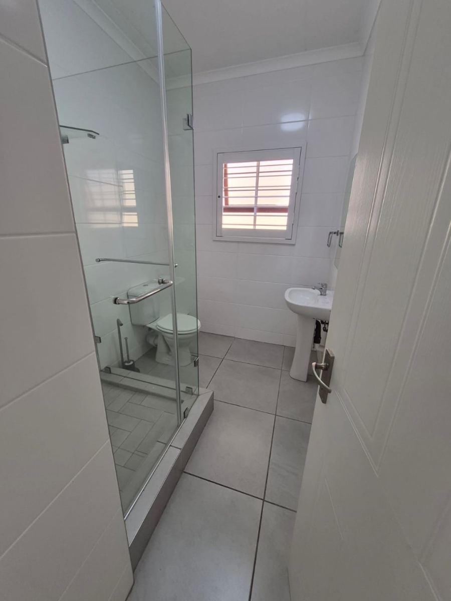 To Let 2 Bedroom Property for Rent in Khyber Rock Gauteng