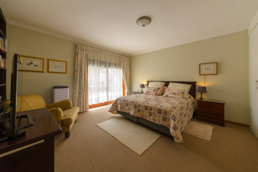  Bedroom Property for Sale in Faerie Glen Gauteng