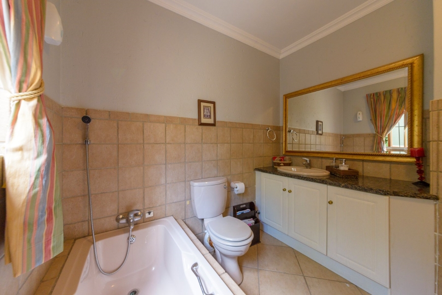  Bedroom Property for Sale in Faerie Glen Gauteng